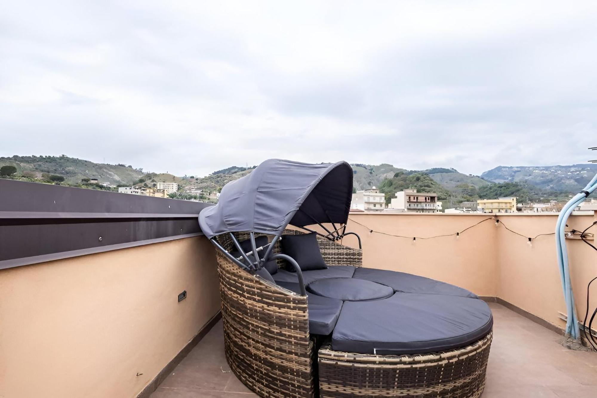 Romantico Monolocale Veranda Privata Vista Mare Реджо ди Калабрия Екстериор снимка
