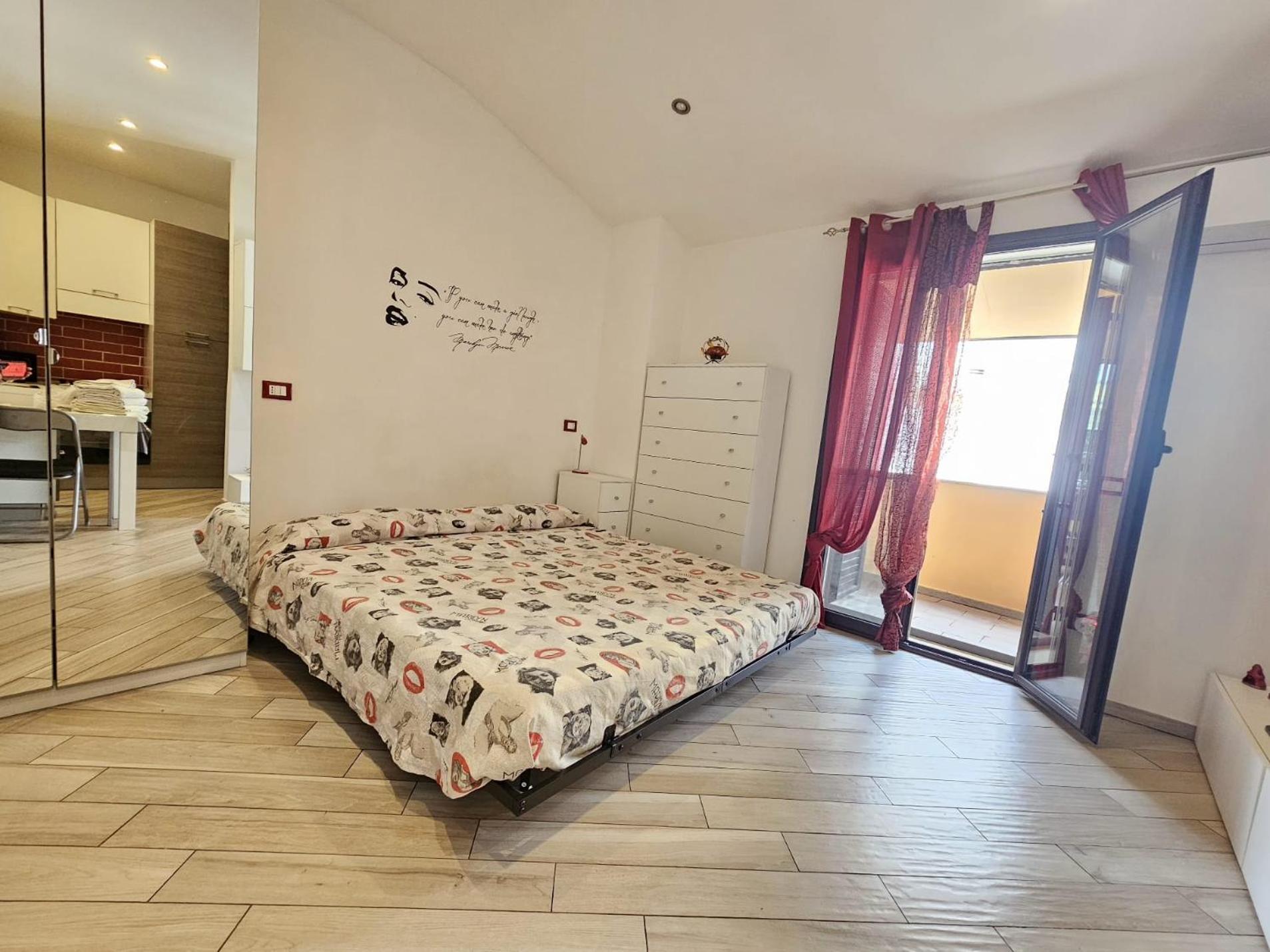 Romantico Monolocale Veranda Privata Vista Mare Реджо ди Калабрия Екстериор снимка